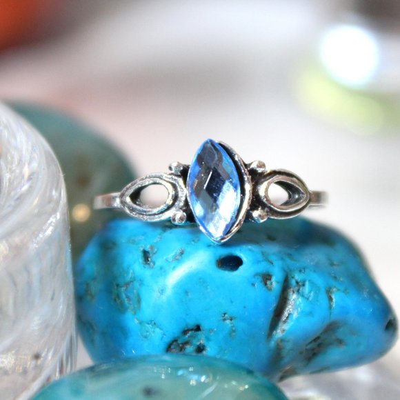 Jewelry - Silver Marquise Blue Topaz Minimalist Ring size 6